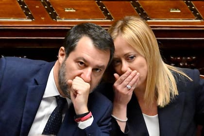 La primera ministra de Italia, Giorgia Meloni, junto a Matteo Salvini 